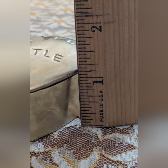 Vintage brass heart trinket holder with brass whistle - Picture 6 of 8